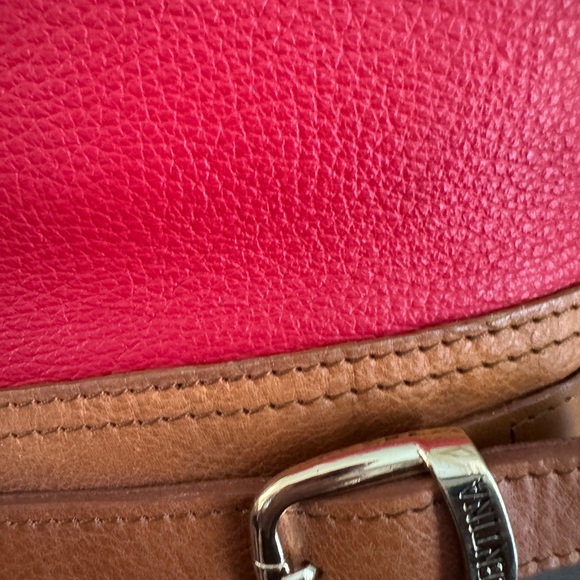 NEW VALENTINA Italy Red Tan Leather Lg Crossbody Bucket Shoulder Bag 2 top zips - Picture 3 of 14